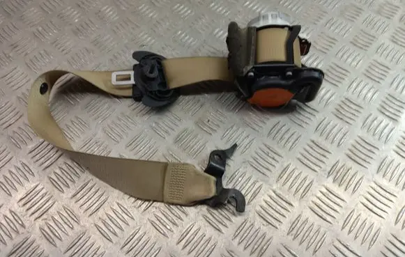 BMW X3 F25 Front seatbelt 7258434