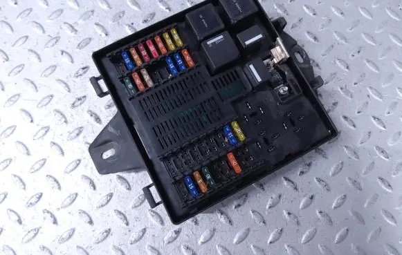 Jaguar XJ X351 Fuse box set AW9314A073CD C2D17257