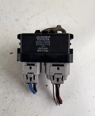 Toyota Land Cruiser (HDJ90) ABS relay 8826335090 0610001710