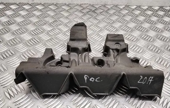 Engine bonnet/hood sound/heat insulation