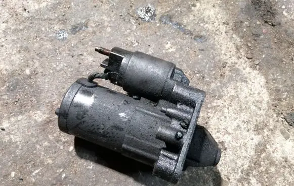 Peugeot 5008 Starter motor 9801667780 M000T22473