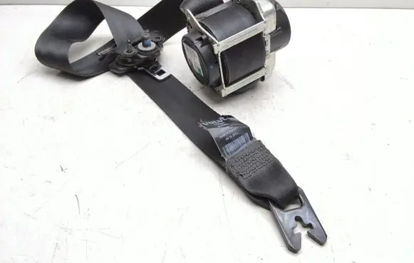 Volvo V40 Front seatbelt 31292067