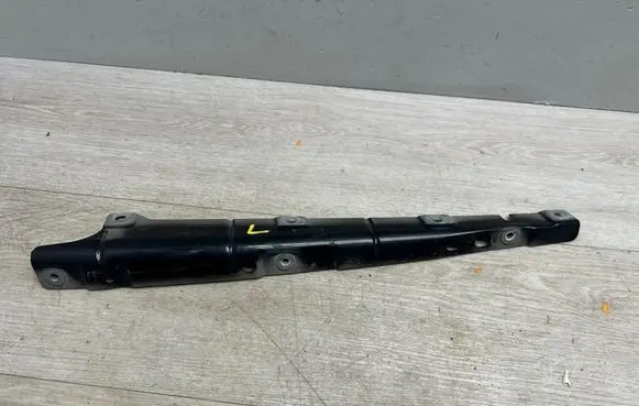 Porsche Cayenne (92A) Fender mounting bracket 7P5806519 95850351900GRV 95850351900