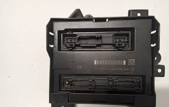 Audi A4 S4 B8 8K Comfort/convenience module 8K0907064A 5DK00991810 00002001
