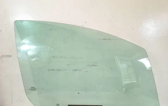 Toyota Yaris Front door window glass four-door 43R001583AUTOAS3 43R001583 AS2M3236DOT682