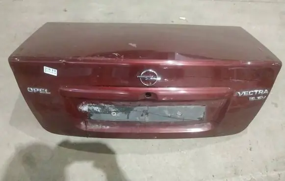 Opel Vectra B Tailgate/trunk/boot lid RAUDONAS