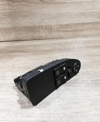 BMW 5 E39 Electric window control switch 8368988