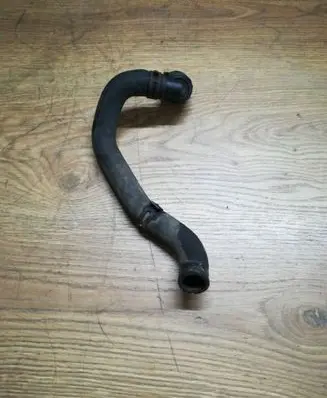 Volkswagen Touran I Engine coolant pipe/hose