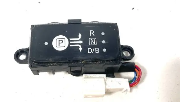 Nissan Leaf I (ZE0) Gear shift selector indicator N4111