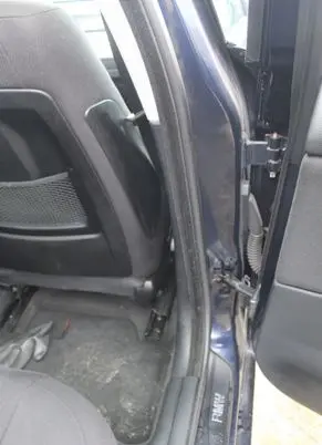 BMW 3 E21 Rubber seal sliding door (on door) 