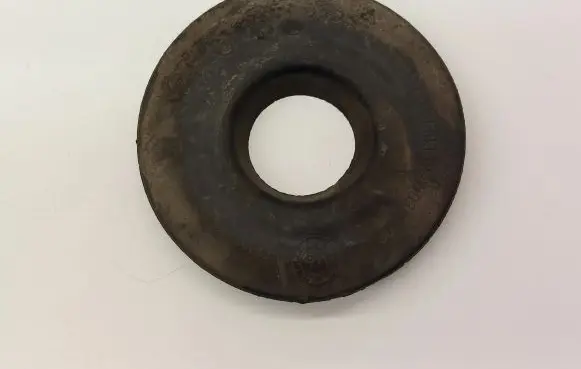 Volkswagen PASSAT B8 Rear coil spring rubber mount 5Q0512149A