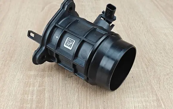 BMW X6 G06 Intake air temperature sensor 8599395
