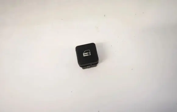 BMW 5 E39 Central locking switch button 8360828