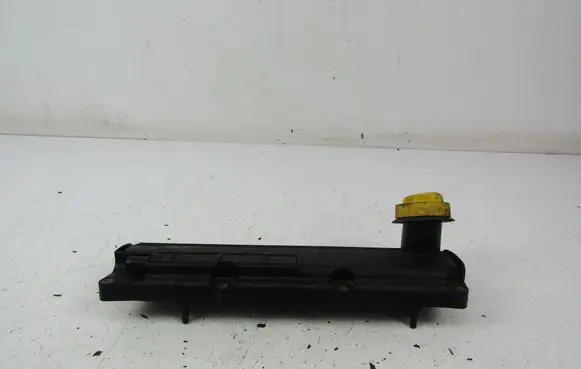 Renault Megane II Rocker cam cover 8200117386