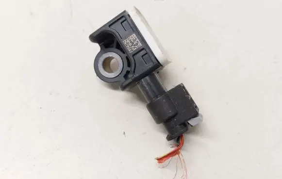 Mercedes-Benz CLA C117 X117 W117 Airbag deployment crash/impact sensor A1668210151