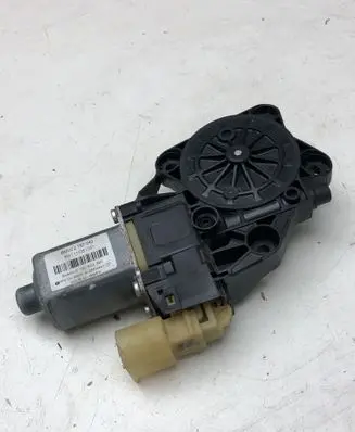 Mini One - Cooper Coupe R56 Front door window regulator motor 2757043 0130822380 11105001