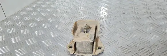 Hyundai Galloper Engine mount vacuum valve 