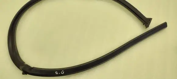 Volkswagen Sharan Rubber seal sliding door (on door) 7N0839718
