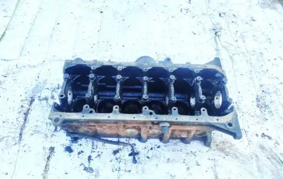 BMW 5 E39 Engine head 