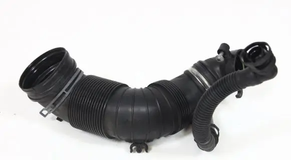 Volkswagen PASSAT B7 Other engine bay part 3C0129654