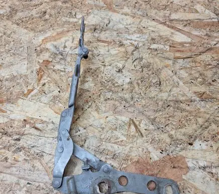 BMW 3 E46 Engine bonnet/hood hinges 8200124 41618200124