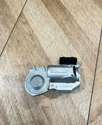 Mercedes-Benz E W211 Steering wheel lock A2034621130