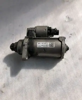 Volkswagen Tiguan Starter motor 02m911021