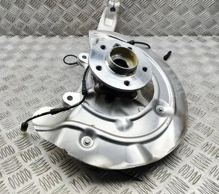 BMW X7 G07 Front wheel hub 6876656 6878312