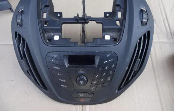 Ford Transit Courier Radio/CD/DVD/GPS head unit ET76-18D815-BG