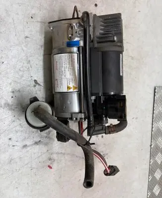 Mercedes-Benz E W212 Air suspension compressor/pump 2203200104