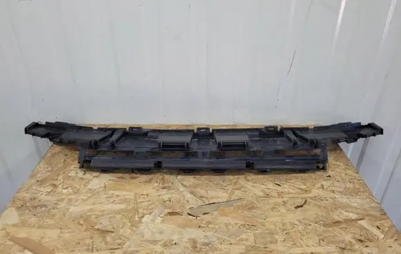 Audi TT TTS Mk2 Front bumper mounting bracket 8J0807233F