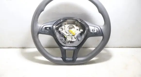 Volkswagen Polo VI Steering wheel