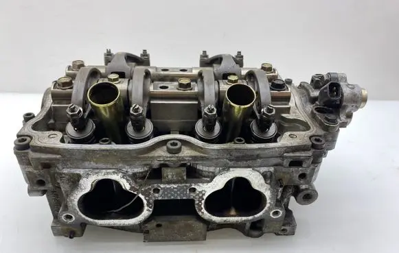 Subaru Outback Engine head 
