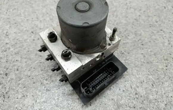 Audi A6 S6 C6 4F ABS Pump