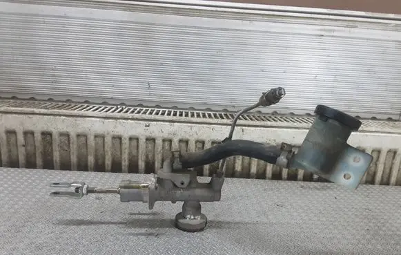 Nissan Almera N16 Clutch master cylinder