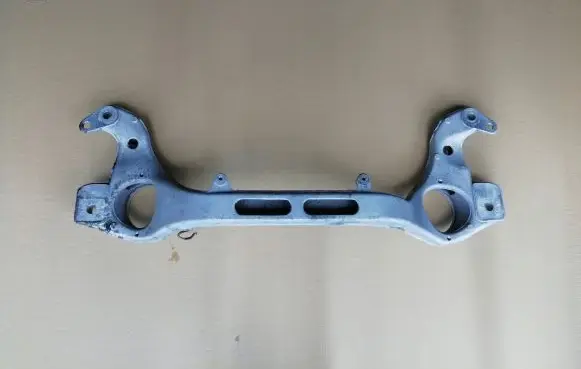 Volkswagen Touareg I Front subframe 7L6199207