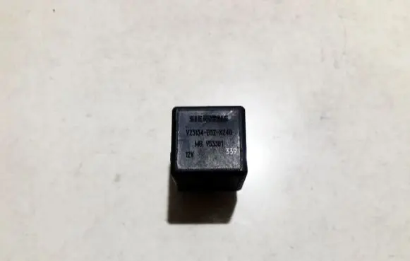 Volvo S40, V40 Other relay mb953381 v23134-b52-x240