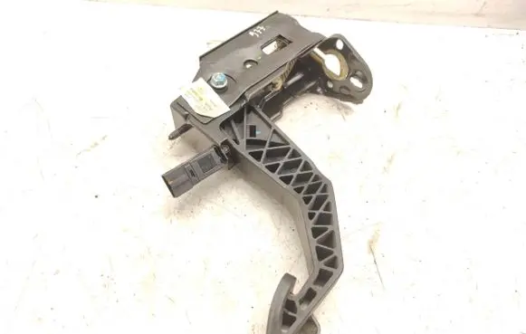 Audi A2 Clutch pedal 8Z1721059B