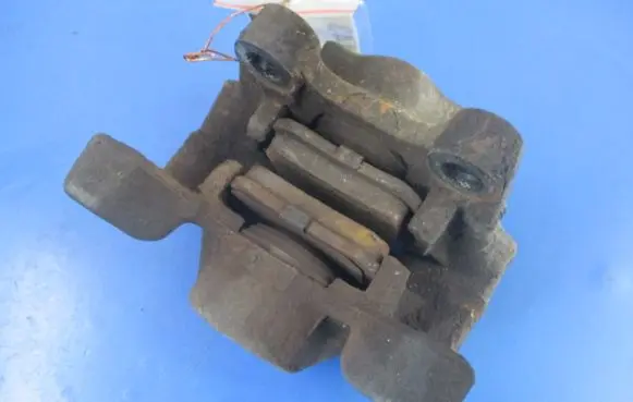 Opel Vectra B Rear brake caliper