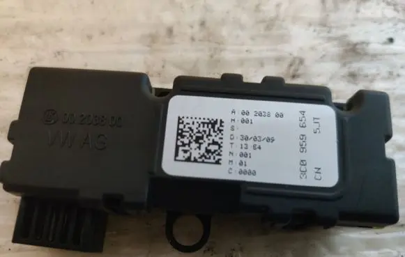 Volkswagen PASSAT B6 Sensor 3C0959654