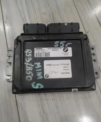 Mini One - Cooper R50 - 53 Engine control unit/module ECU S118012003B