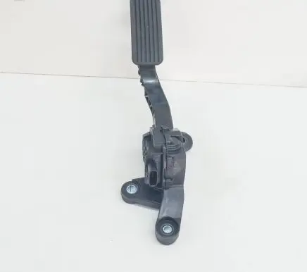 Hyundai Ioniq Accelerator throttle pedal 32700G2920 3274003100