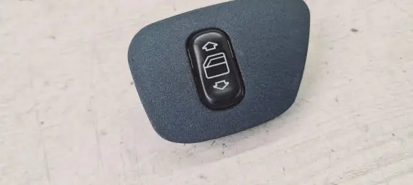Mercedes-Benz E W210 Electric window control switch 2108208210 1898E