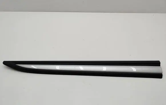 Mitsubishi Outlander Front door trim (molding) 5727A404