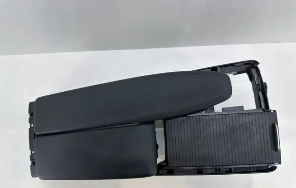 Mercedes-Benz C W204 Armrest A2046800639