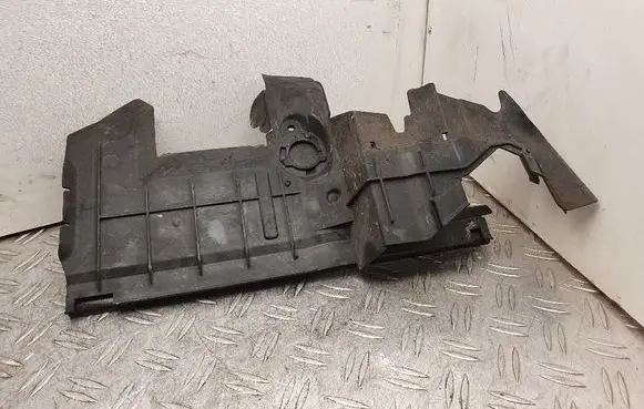 Audi A8 S8 D3 4E Intercooler air guide/duct channel 4E0121284C