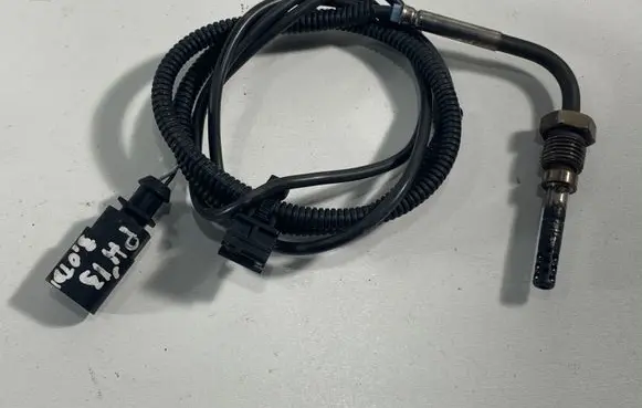 Volkswagen Phaeton Exhaust gas temperature sensor 059906088AD