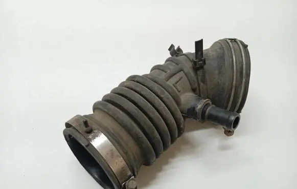 Nissan X-Trail T30 Engine coolant pipe/hose