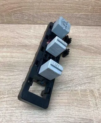 Volkswagen Golf V Other relay 1K2937503A