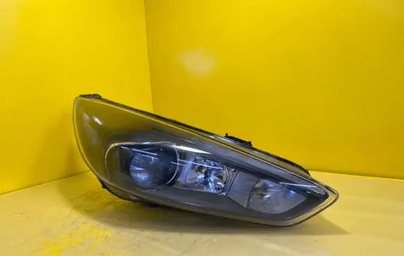 Ford Focus Headlight/headlamp FordOE